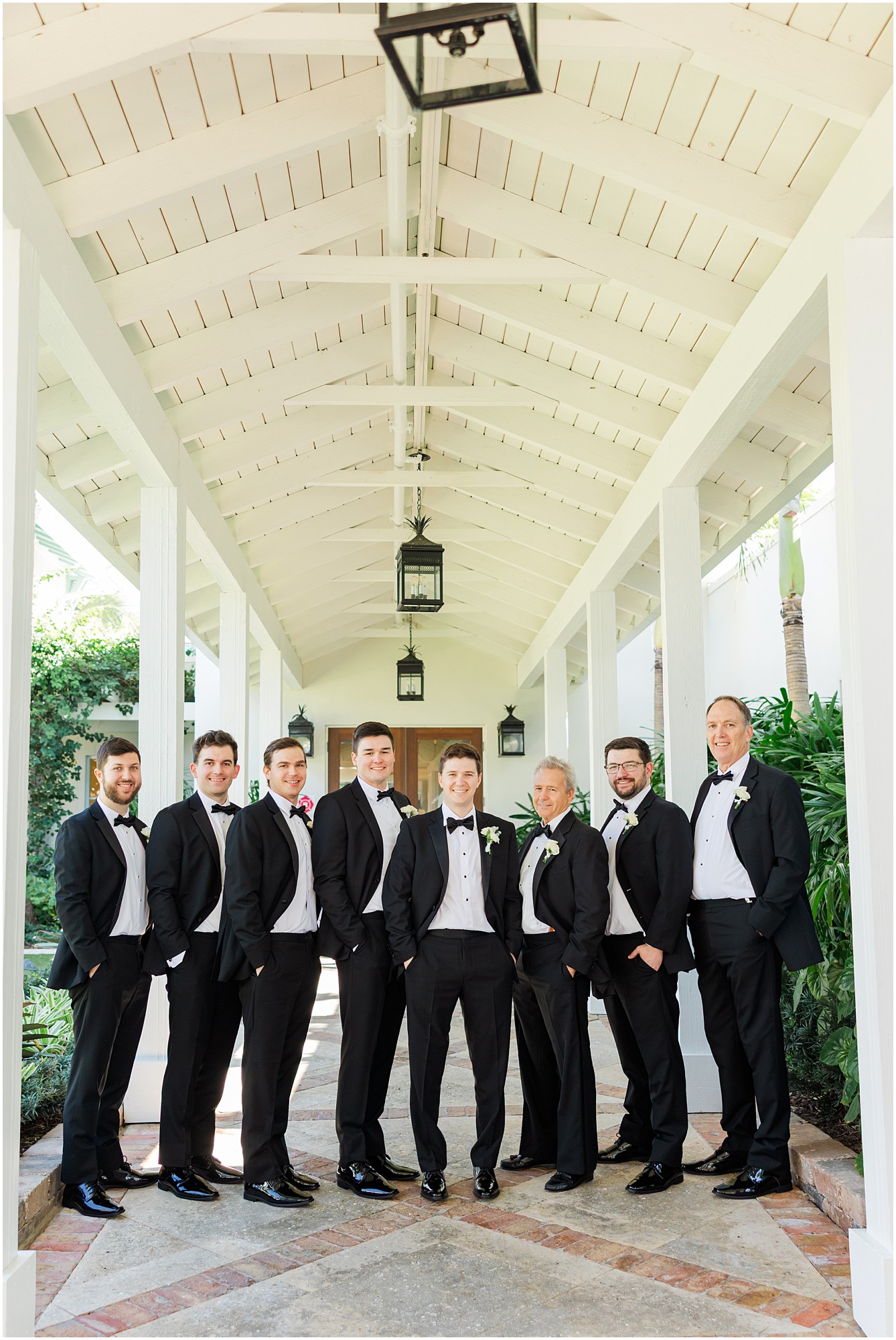 groomsmen portraits